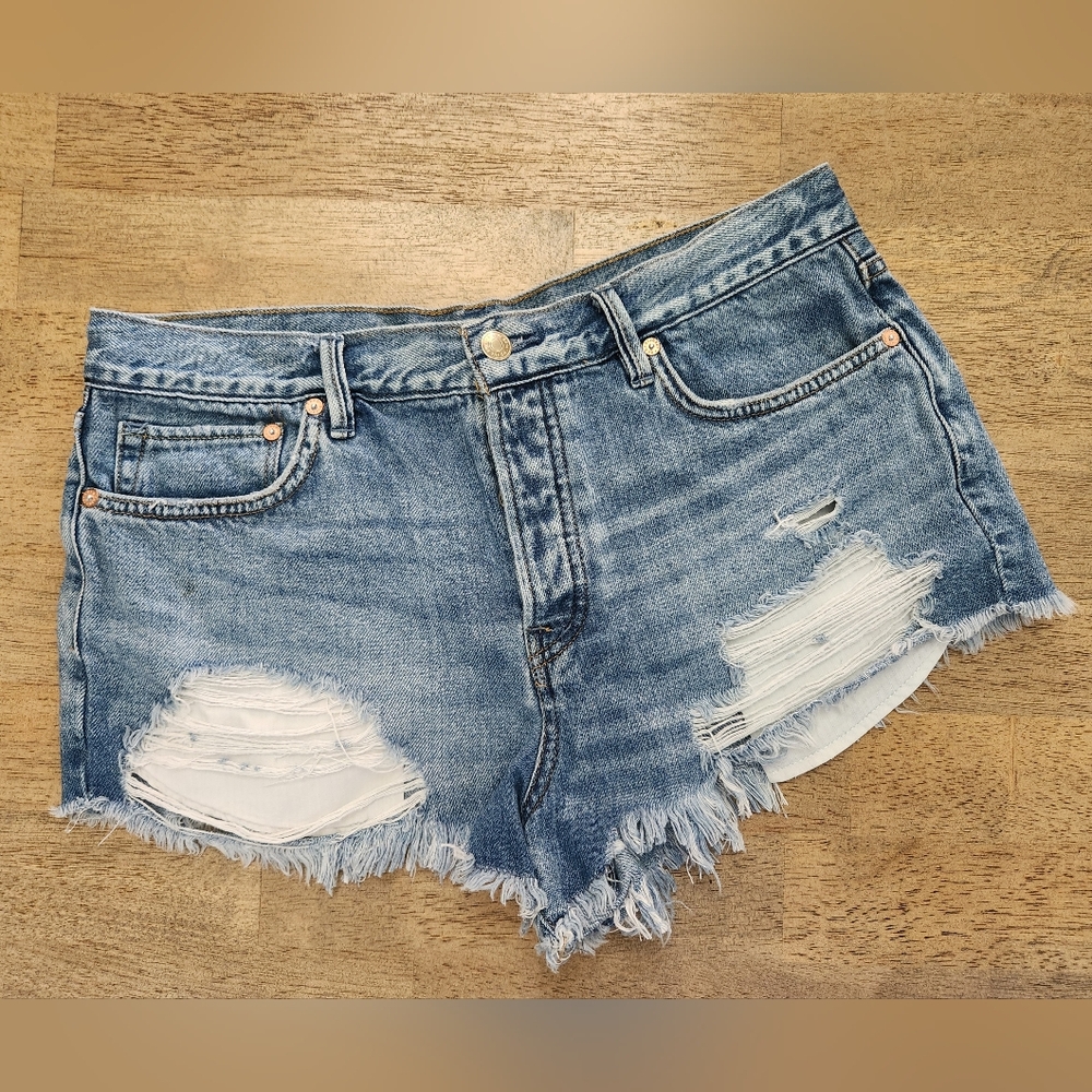 Free People We the Free Raw Edge Distressed Button Fly Denim Shorts Size 30 (F21